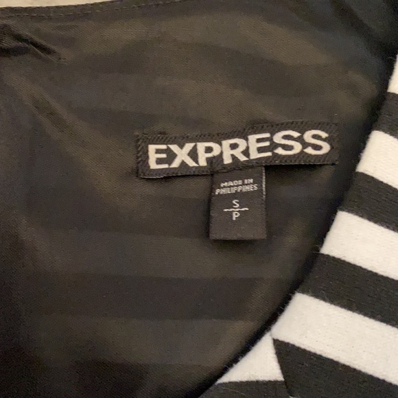 Express fit and flare - Picture 2 of 3